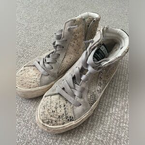 VH sneakers in good condition!